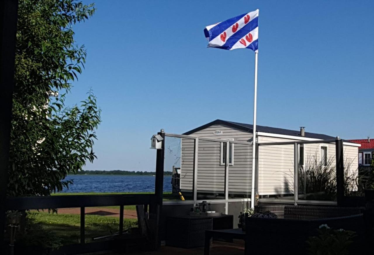 Us Twadde Plakje Op Vakantiepark Bergumermeer Suameer Luaran gambar